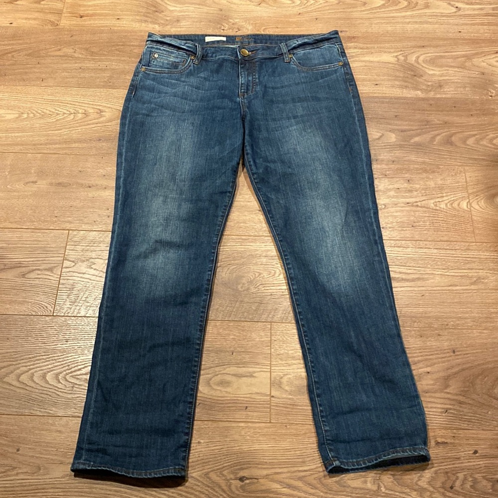 Super cute Kut from the kloth CATHERINE boyfriend jeans. Size 14.